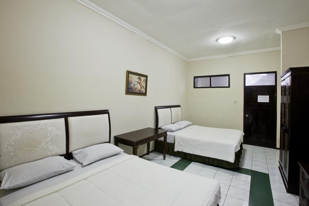 Hotel Galuh Anindita Jogyakarta Zewnętrze zdjęcie